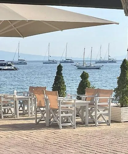 Archontiko Seaside Hotel-beachfront Blue Experience Ξενοδοχείο με διαμερίσματα 3*