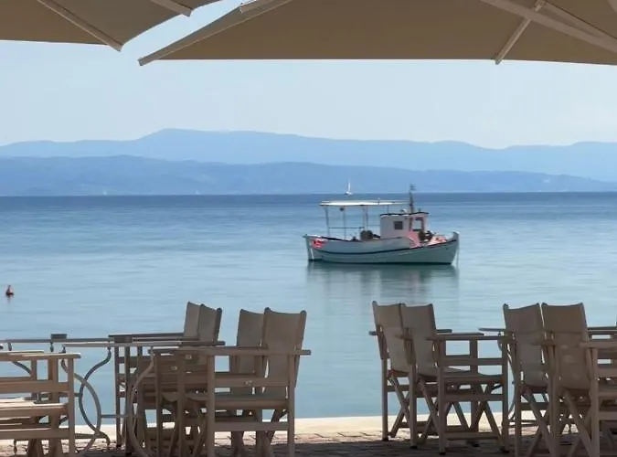 Archontiko Seaside Hotel-beachfront Blue Experience 公寓式酒店