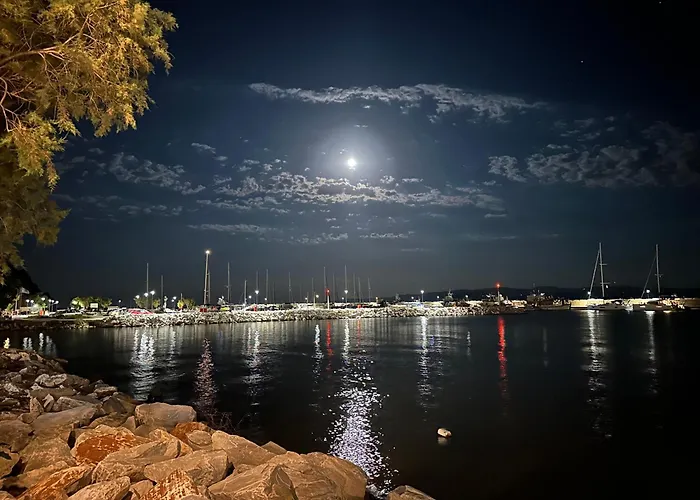 Ξενοδοχείο με διαμερίσματα Archontiko Seaside Hotel-beachfront Blue Experience Πλατανιάς