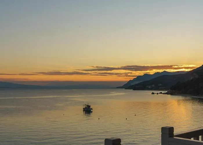 Archontiko Seaside Hotel-beachfront Blue Experience Ξενοδοχείο με διαμερίσματα 3*